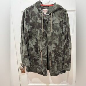 Mossimo Supply Co. Green Camouflage Utility Jacket